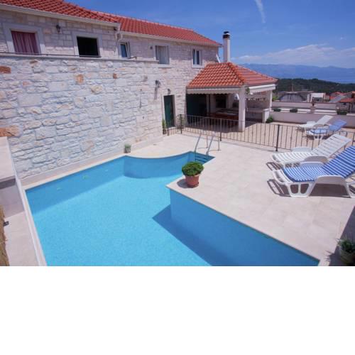 Luxurious Villa with Pool in Selca