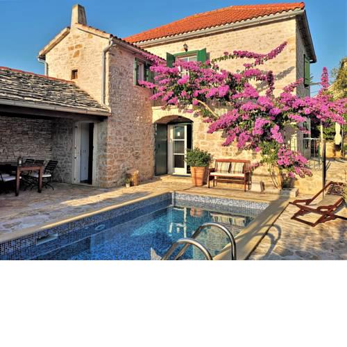 Villa Maruka