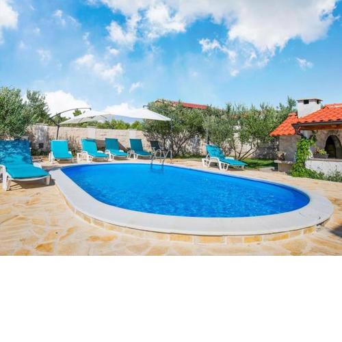 Villa Matea with pool in beautiful nature
