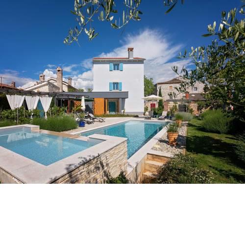Unique Villa with Saltwater Swimming Pool in Porec