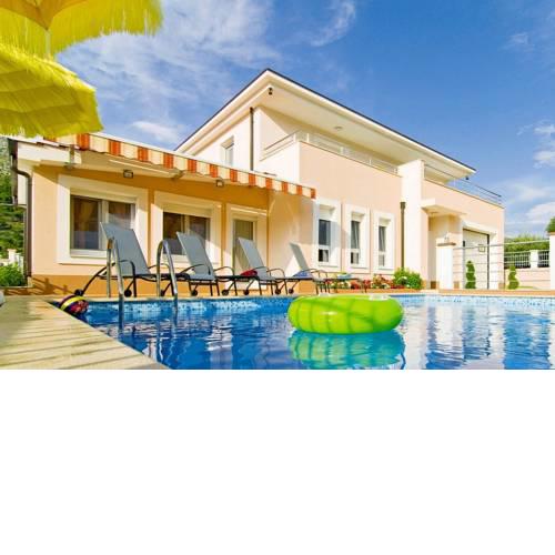 VILLA MILLA with private pool, jacuzzi, sauna, gym, max. 8 person