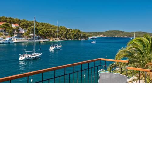 Villa Milna Seafront - 5 Bedroom villa - Close to Milna Centre with Great Sea Habour Views