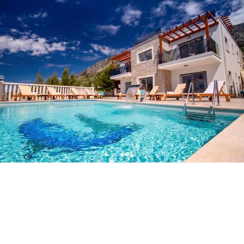 Villa MIRNA with heated pool & whirlpool, traditional wine bar, 150m from sea