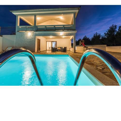 Villa More