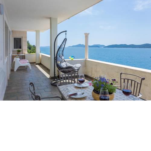 Villa Natasha with Private Beach