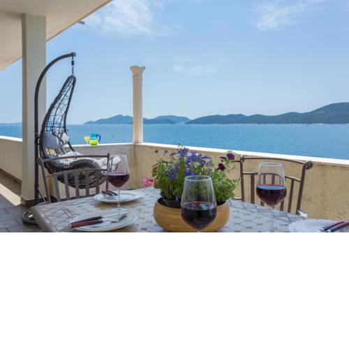 Villa Natasha with private beach