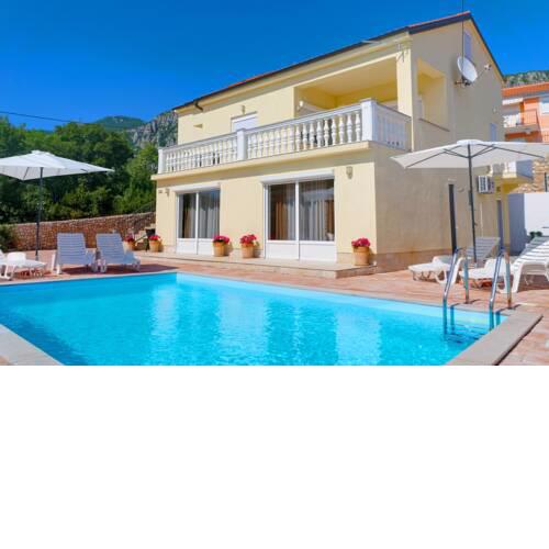 Villa NICA with pool-Five bedroom 8 pax country house