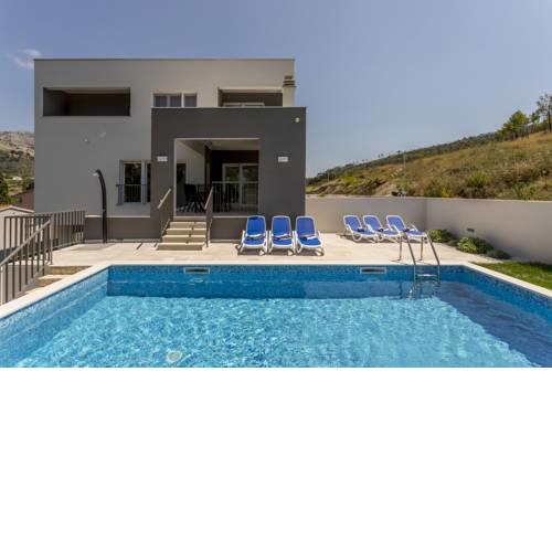Villa Nika