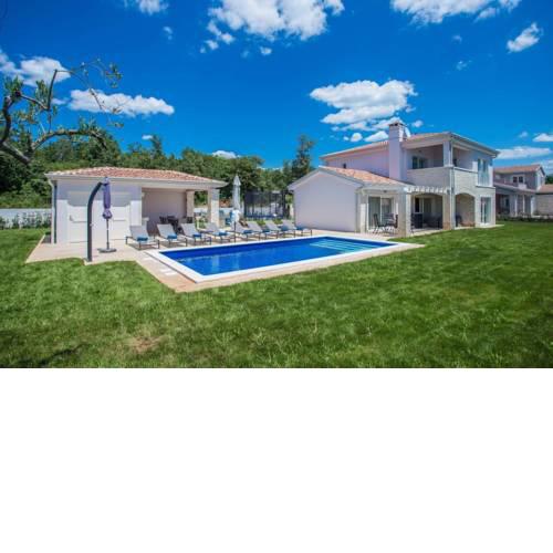 Villa Nikolas