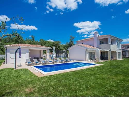 Villa Nikolas