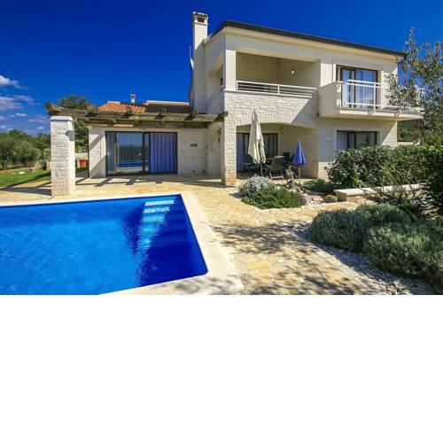 Villa Nira