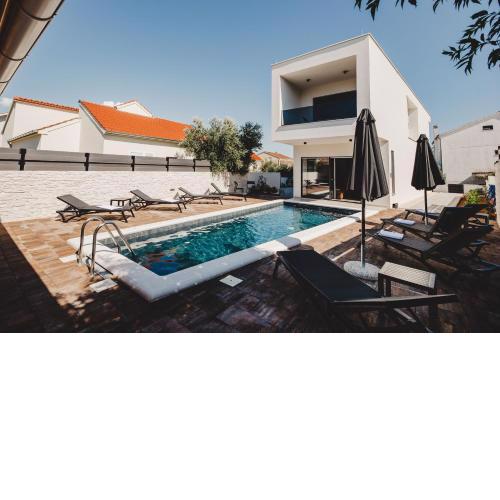 Villa Nola