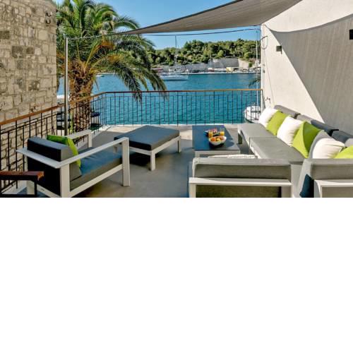 Villa Nomaka by the Sea 4 bedrooms