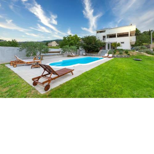 Villa Olive Tree Villa near Omis, private pool
