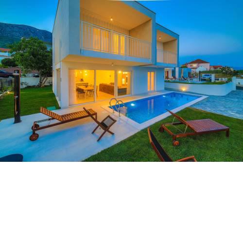 Villa Rachel****