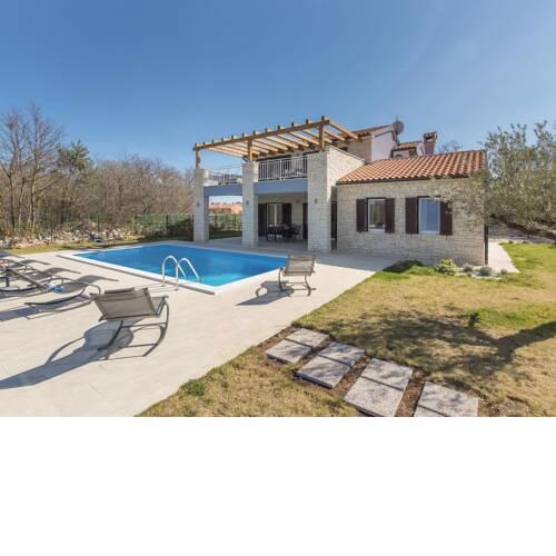 Villa Ragusa for 6 2 people with pool in a small village Sosici near Rovinj