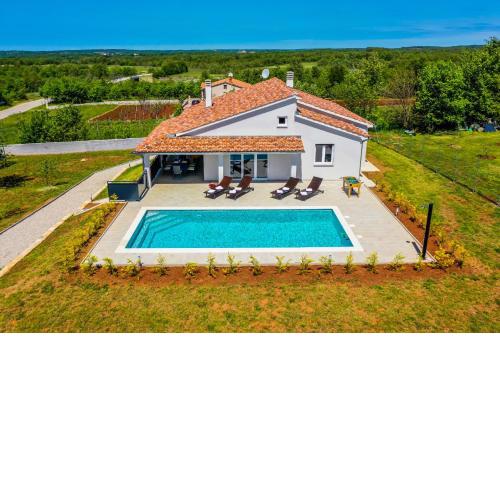 Villa Roža, Žminj