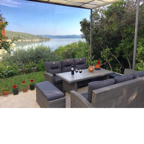 Villa Sol - with private pool and 30m from the sea