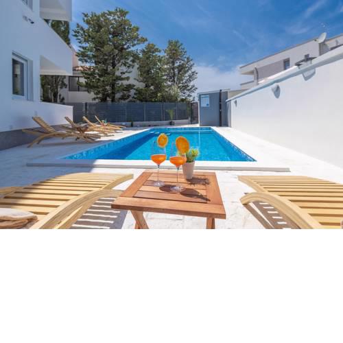 Villa Star 1 a centrally located ap. with a pool
