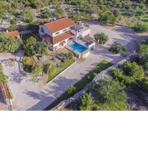 Villa Stone&Olive - with pool