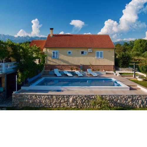 Charming Villa with Private Pool in Dalmatia