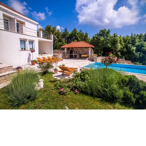 Luxurious Holiday Home in Mocici Croatia with Private Pool