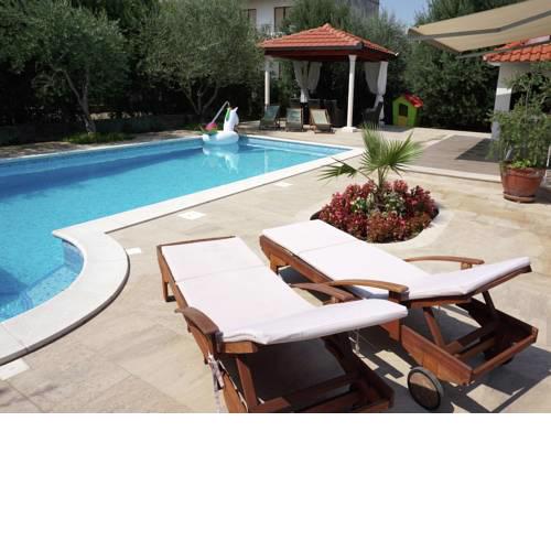 Villa Sweet Leisure