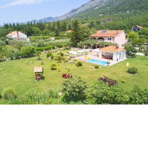 Villa Thousand Roses