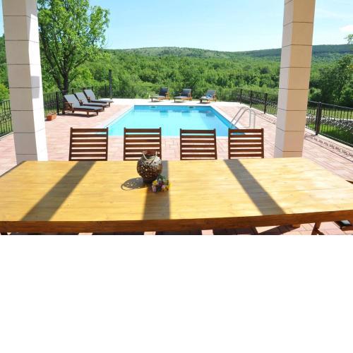 Villa Tijara villa near Trilj, private pool