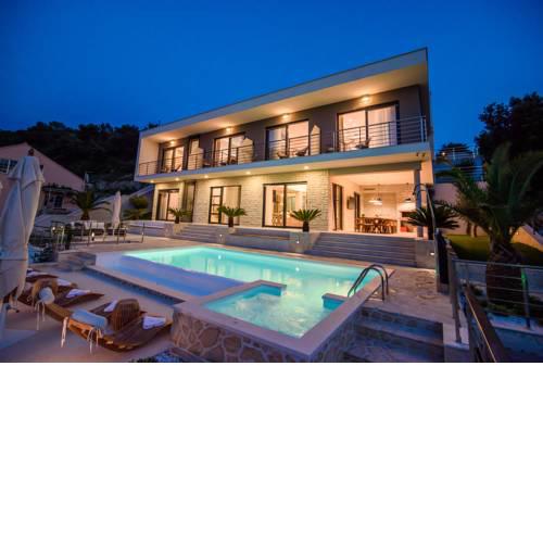 VILLA TONI