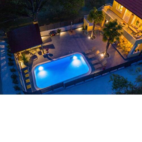 VILLA TWINS Sukošan with heated pool