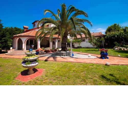 Villa Vallis Aurea for max 10 Persons with pool Kukci Poreč