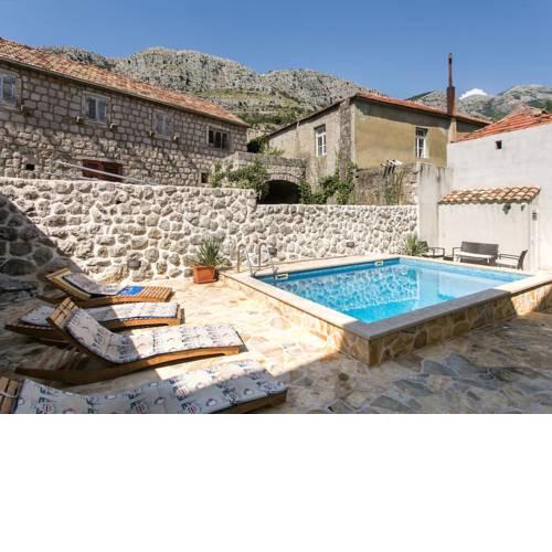Traditional Villa in Gruda with Swimming Pool