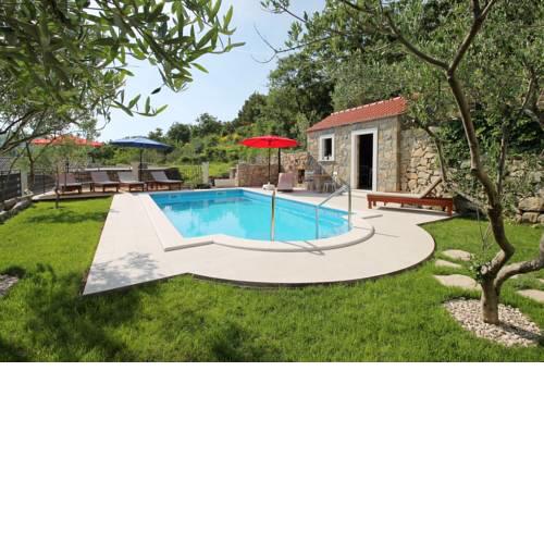 Villa Vultana with heated pool, 4 bedrooms, 3.5 bathrooms, 10 persons max