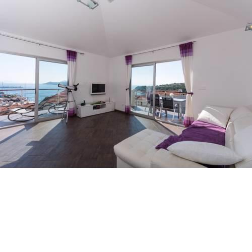 villa White