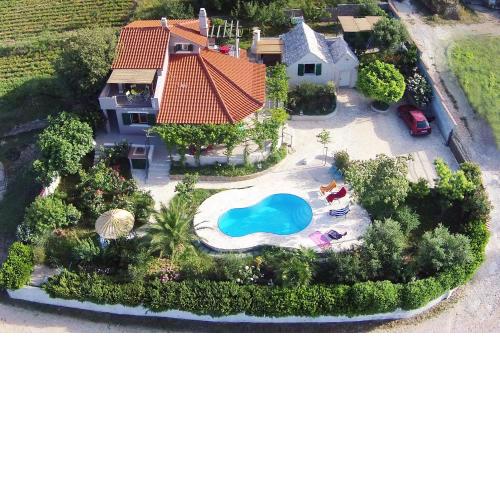 Villa with pool, Kaštel Gomilica, Croatia
