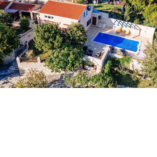 Villa with pool Korlat