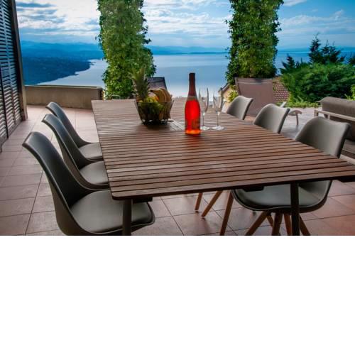 Stunning villa with infinity pool & seaview, beach & city just 10min by foot