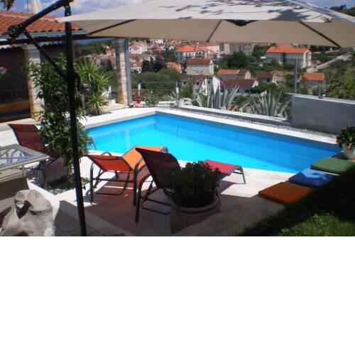 VILLA YANNIE - Comfort, pool, view, parking.