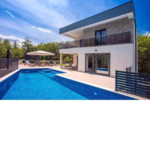 Villa Zora -luxurious villa with heated pool, sauna, 4 bedrooms, 10 persons max