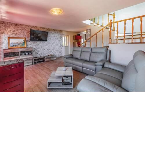 Villas Paliska with pool for 10 people located in the countryside near Poreč
