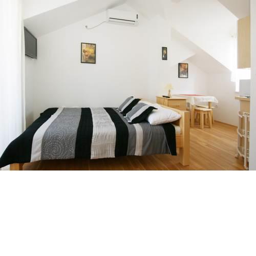 VillaTrio Apartment No 13