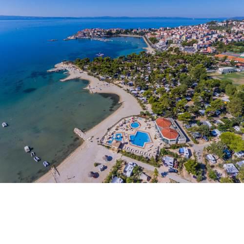 Vorca Holiday House with Jacuzzi