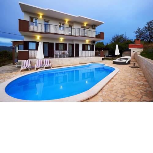 Vranjic Villa Sleeps 10 with Pool Air Con and WiFi