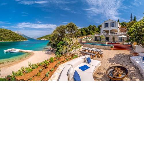 Vrbovica Villa Sleeps 10 with Pool Air Con and WiFi