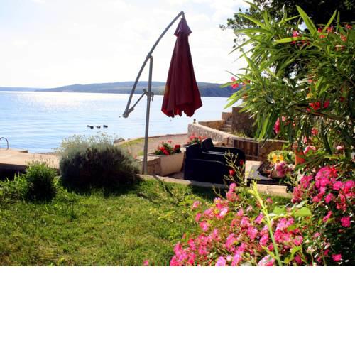Waterfront apartment Danijela