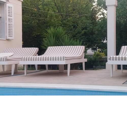 WELLNESS-SPORT OASIS WITH HEATED POOL -PARK FOREST