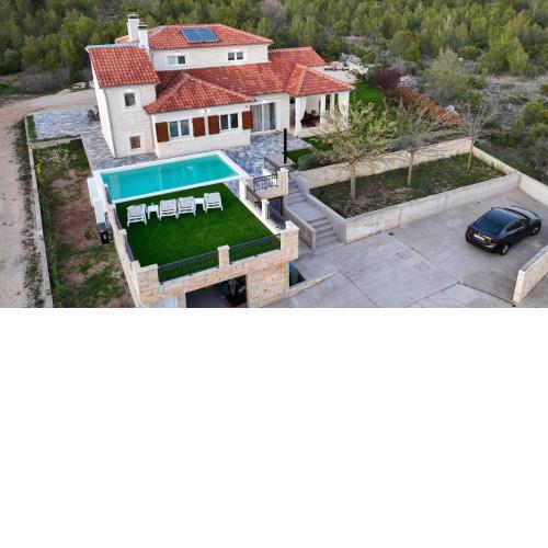 Whitestone Villa