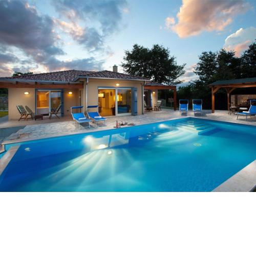Wonderful villa with private pool and garden surrounded by nature