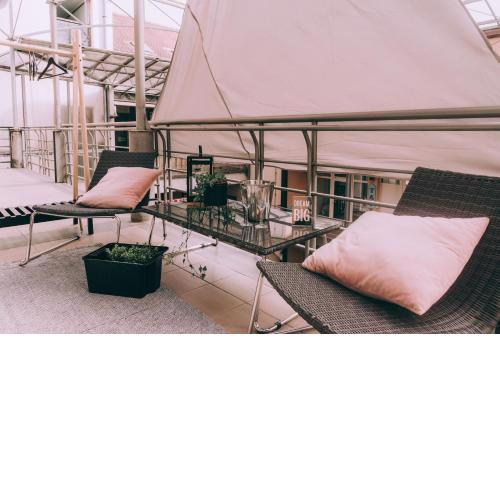 X Rooms